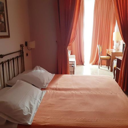 Andromaco Palace Hotel ตาออร์มินา ภายนอก รูปภาพ