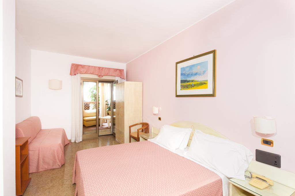 Andromaco Palace Hotel ตาออร์มินา ภายนอก รูปภาพ