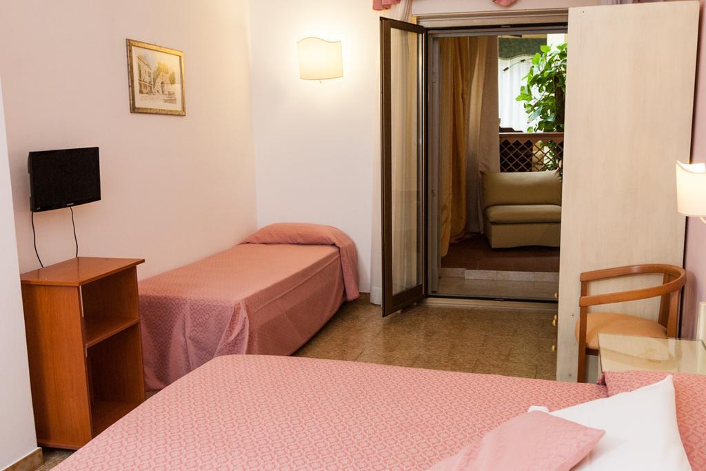 Andromaco Palace Hotel ตาออร์มินา ภายนอก รูปภาพ