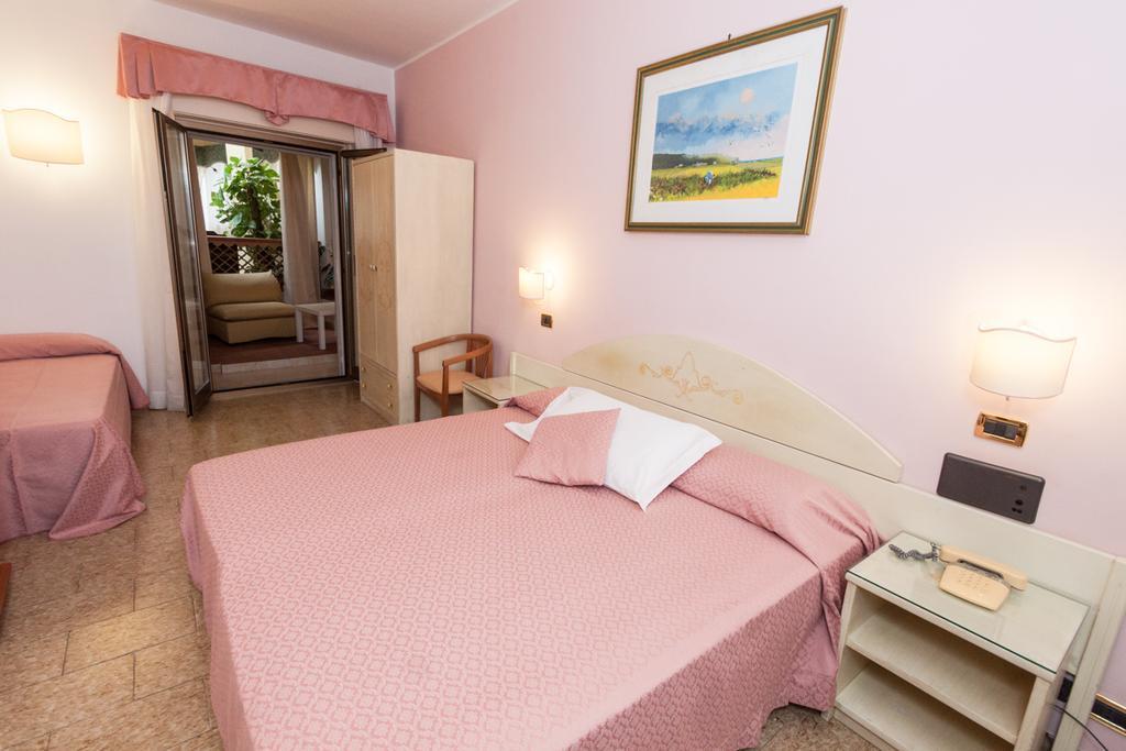 Andromaco Palace Hotel ตาออร์มินา ภายนอก รูปภาพ