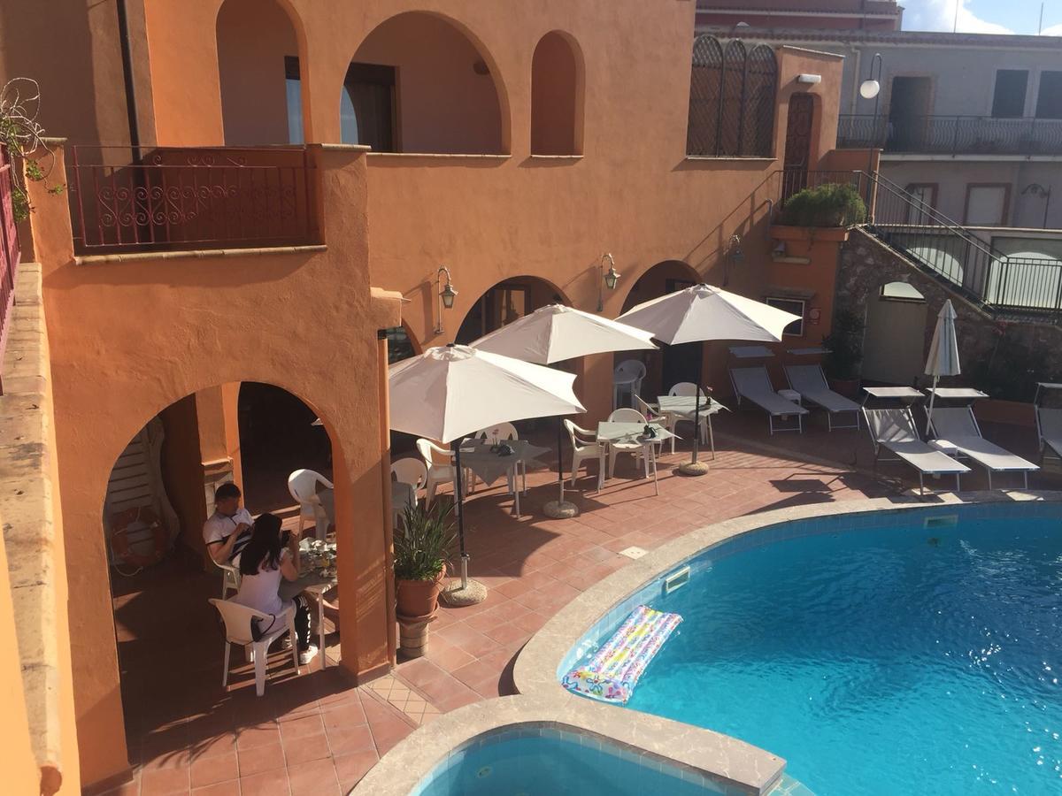 Andromaco Palace Hotel ตาออร์มินา ภายนอก รูปภาพ