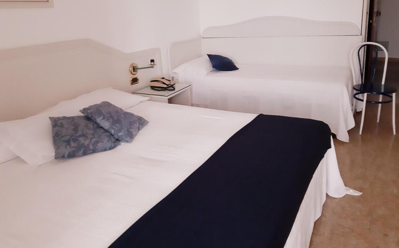 Andromaco Palace Hotel ตาออร์มินา ภายนอก รูปภาพ